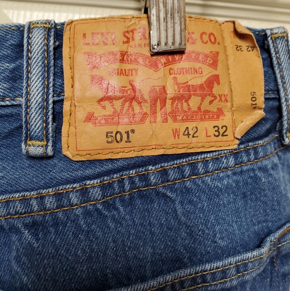 Mens Levis Jeans Size 42 - Picture 11 of 12